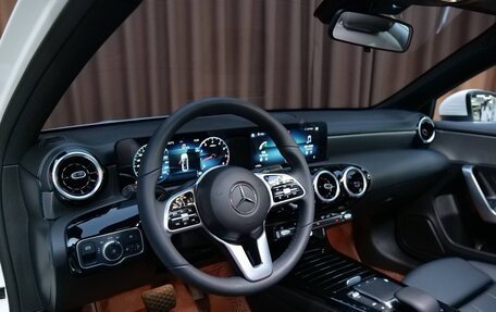 Mercedes-Benz A-Класс, 2022 год, 2 281 000 рублей, 11 фотография
