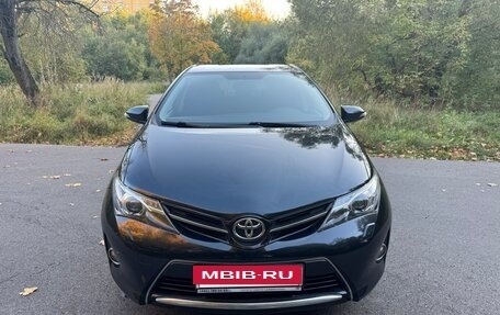 Toyota Auris II, 2014 год, 1 670 000 рублей, 2 фотография