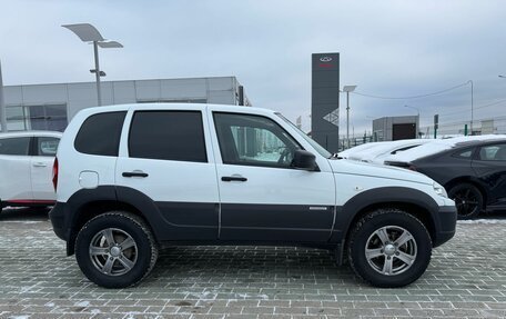 Chevrolet Niva I рестайлинг, 2018 год, 789 000 рублей, 2 фотография