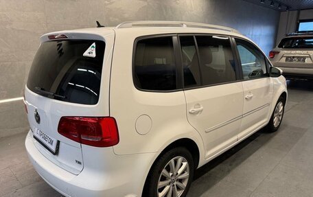 Volkswagen Touran III, 2011 год, 799 000 рублей, 4 фотография