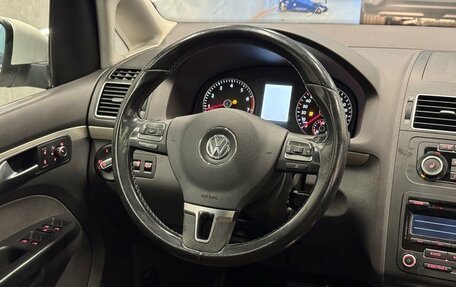 Volkswagen Touran III, 2011 год, 799 000 рублей, 10 фотография