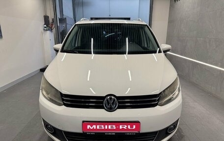 Volkswagen Touran III, 2011 год, 799 000 рублей, 2 фотография