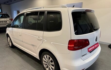 Volkswagen Touran III, 2011 год, 799 000 рублей, 6 фотография