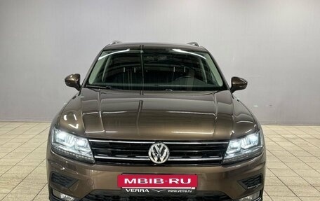 Volkswagen Tiguan II, 2018 год, 2 420 000 рублей, 2 фотография