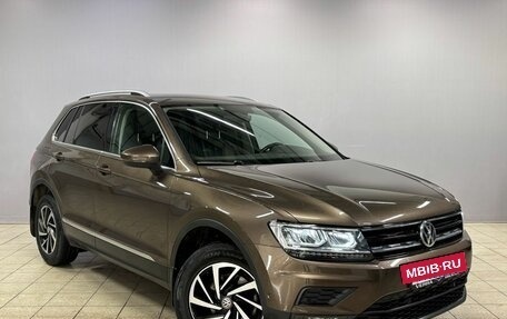 Volkswagen Tiguan II, 2018 год, 2 420 000 рублей, 3 фотография
