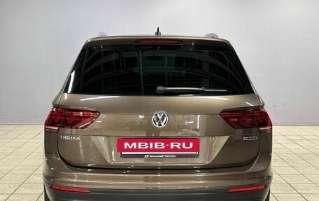Volkswagen Tiguan II, 2018 год, 2 420 000 рублей, 6 фотография