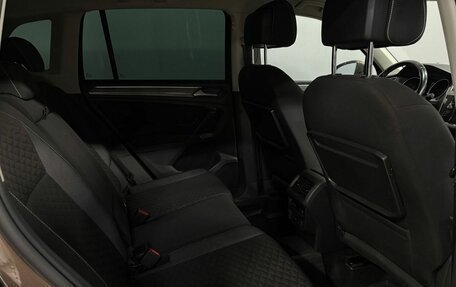 Volkswagen Tiguan II, 2018 год, 2 420 000 рублей, 13 фотография