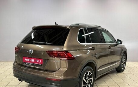 Volkswagen Tiguan II, 2018 год, 2 420 000 рублей, 5 фотография