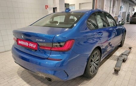 BMW 3 серия, 2019 год, 3 800 000 рублей, 14 фотография