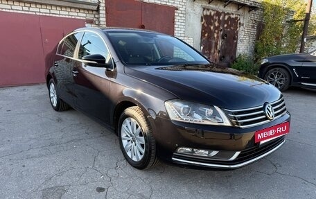 Volkswagen Passat B7, 2011 год, 1 050 000 рублей, 2 фотография