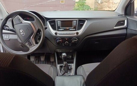 Hyundai Solaris II рестайлинг, 2018 год, 1 085 000 рублей, 12 фотография