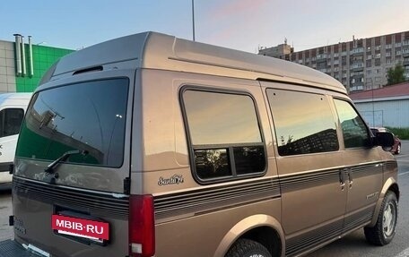 GMC Safari II, 2000 год, 1 300 000 рублей, 4 фотография