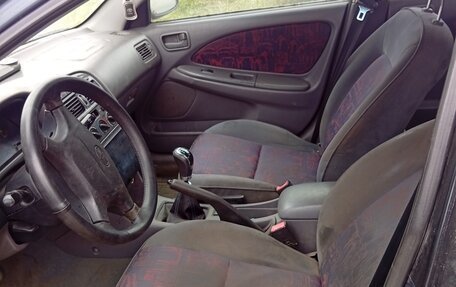Toyota Avensis III рестайлинг, 1999 год, 300 000 рублей, 9 фотография