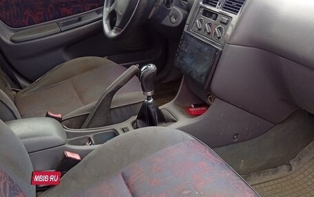 Toyota Avensis III рестайлинг, 1999 год, 300 000 рублей, 5 фотография
