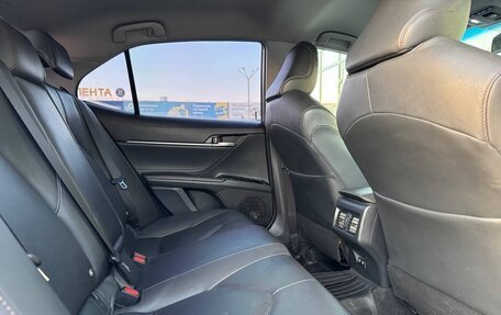 Toyota Camry, 2018 год, 2 750 000 рублей, 4 фотография