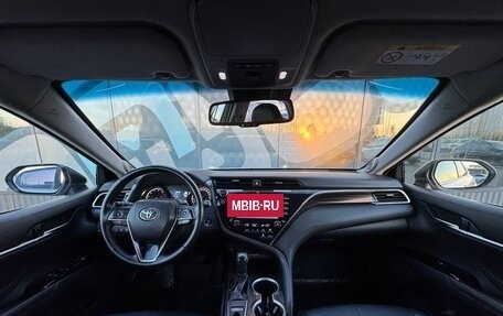 Toyota Camry, 2018 год, 2 750 000 рублей, 2 фотография