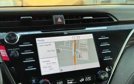 Toyota Camry, 2018 год, 2 750 000 рублей, 14 фотография