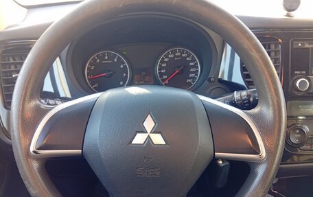 Mitsubishi Outlander III рестайлинг 3, 2012 год, 1 250 000 рублей, 9 фотография