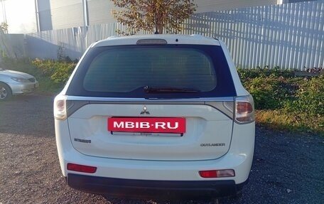 Mitsubishi Outlander III рестайлинг 3, 2012 год, 1 250 000 рублей, 5 фотография
