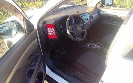 Mitsubishi Outlander III рестайлинг 3, 2012 год, 1 250 000 рублей, 12 фотография