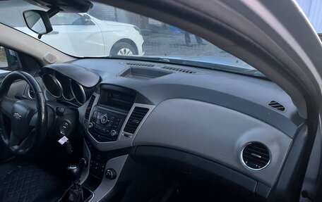 Chevrolet Cruze II, 2010 год, 425 000 рублей, 10 фотография