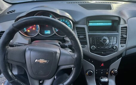 Chevrolet Cruze II, 2010 год, 425 000 рублей, 11 фотография