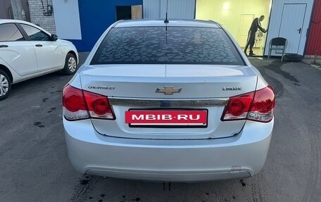 Chevrolet Cruze II, 2010 год, 425 000 рублей, 9 фотография