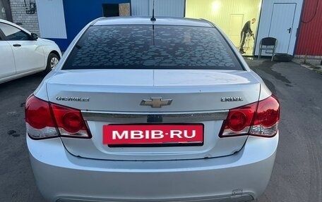 Chevrolet Cruze II, 2010 год, 425 000 рублей, 4 фотография