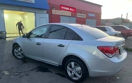 Chevrolet Cruze II, 2010 год, 425 000 рублей, 3 фотография