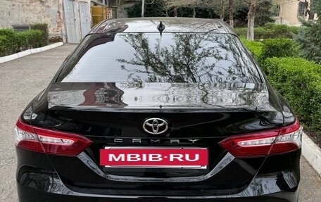 Toyota Camry, 2021 год, 3 100 000 рублей, 2 фотография