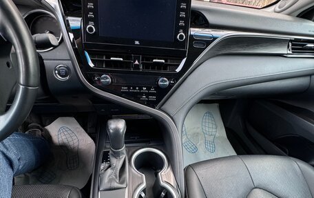 Toyota Camry, 2021 год, 3 100 000 рублей, 7 фотография