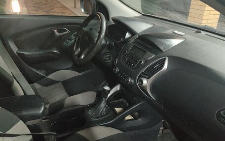 Hyundai ix35 I рестайлинг, 2011 год, 900 000 рублей, 5 фотография
