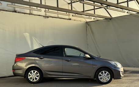 Hyundai Solaris II рестайлинг, 2011 год, 830 000 рублей, 8 фотография