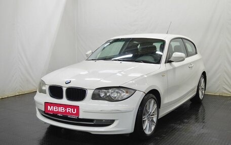 BMW 1 серия, 2011 год, 650 000 рублей, 1 фотография