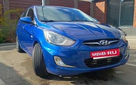 Hyundai Solaris II рестайлинг, 2012 год, 730 000 рублей, 2 фотография