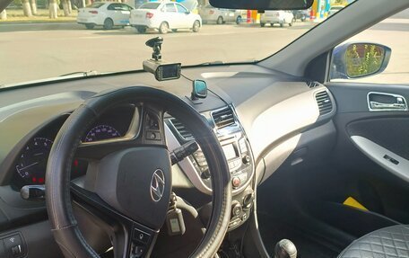 Hyundai Solaris II рестайлинг, 2012 год, 730 000 рублей, 8 фотография