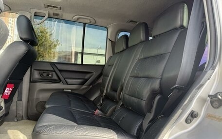 Mitsubishi Montero III, 2002 год, 784 000 рублей, 9 фотография