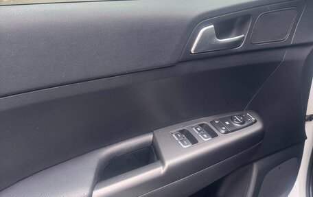 KIA Sportage IV рестайлинг, 2019 год, 2 000 000 рублей, 8 фотография
