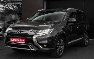 Mitsubishi Outlander III рестайлинг 3, 2018 год, 1 895 000 рублей, 1 фотография