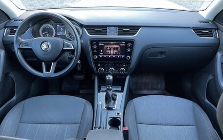 Skoda Octavia, 2017 год, 1 900 000 рублей, 10 фотография