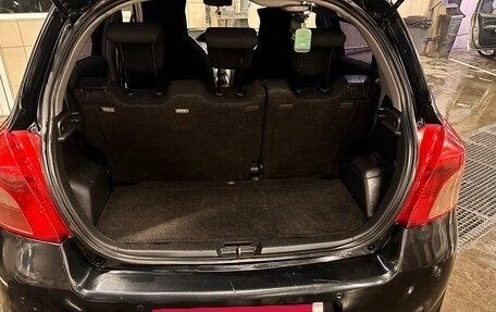 Toyota Yaris III рестайлинг, 2008 год, 600 000 рублей, 5 фотография