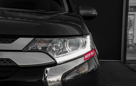 Mitsubishi Outlander III рестайлинг 3, 2018 год, 1 895 000 рублей, 24 фотография