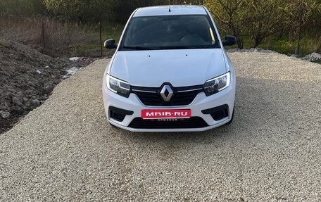 Renault Logan II, 2018 год, 480 000 рублей, 1 фотография