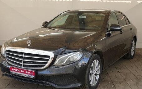 Mercedes-Benz E-Класс, 2017 год, 1 995 000 рублей, 1 фотография