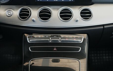 Mercedes-Benz E-Класс, 2017 год, 1 995 000 рублей, 8 фотография
