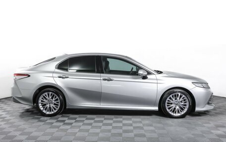 Toyota Camry, 2018 год, 2 599 000 рублей, 4 фотография
