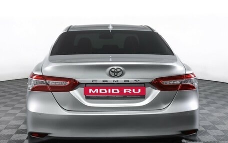 Toyota Camry, 2018 год, 2 599 000 рублей, 6 фотография
