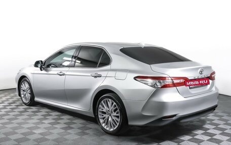Toyota Camry, 2018 год, 2 599 000 рублей, 7 фотография