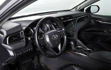 Toyota Camry, 2018 год, 2 599 000 рублей, 15 фотография