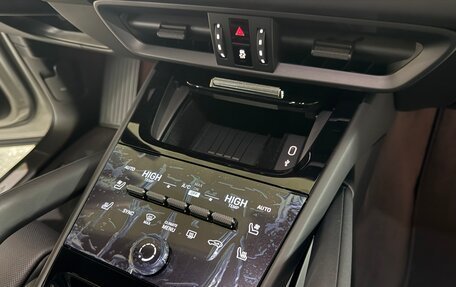 Porsche Cayenne III, 2025 год, 19 000 000 рублей, 16 фотография